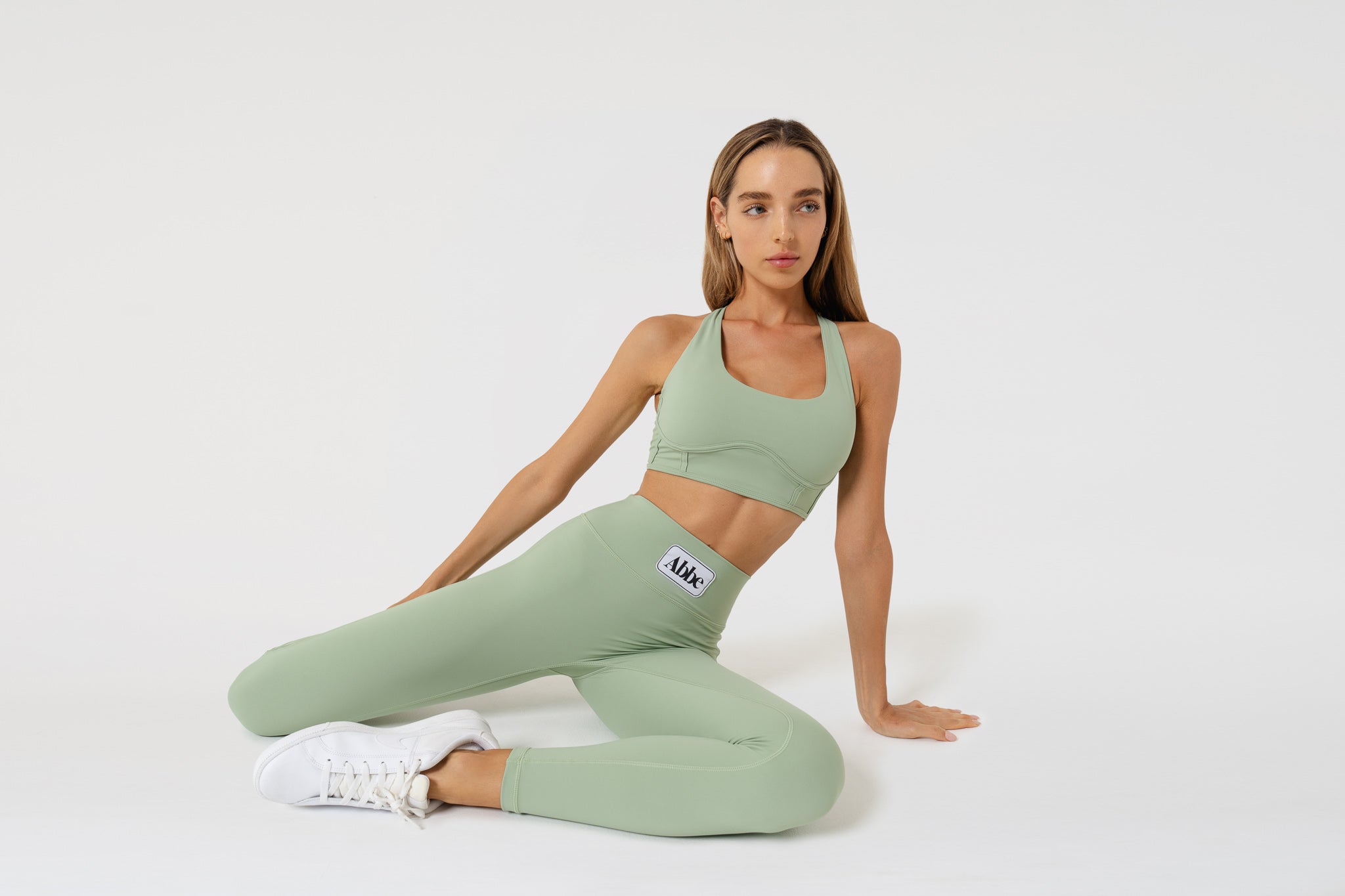 athleisure leggings women full body look